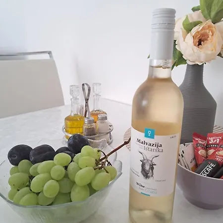 Apartament Melita *